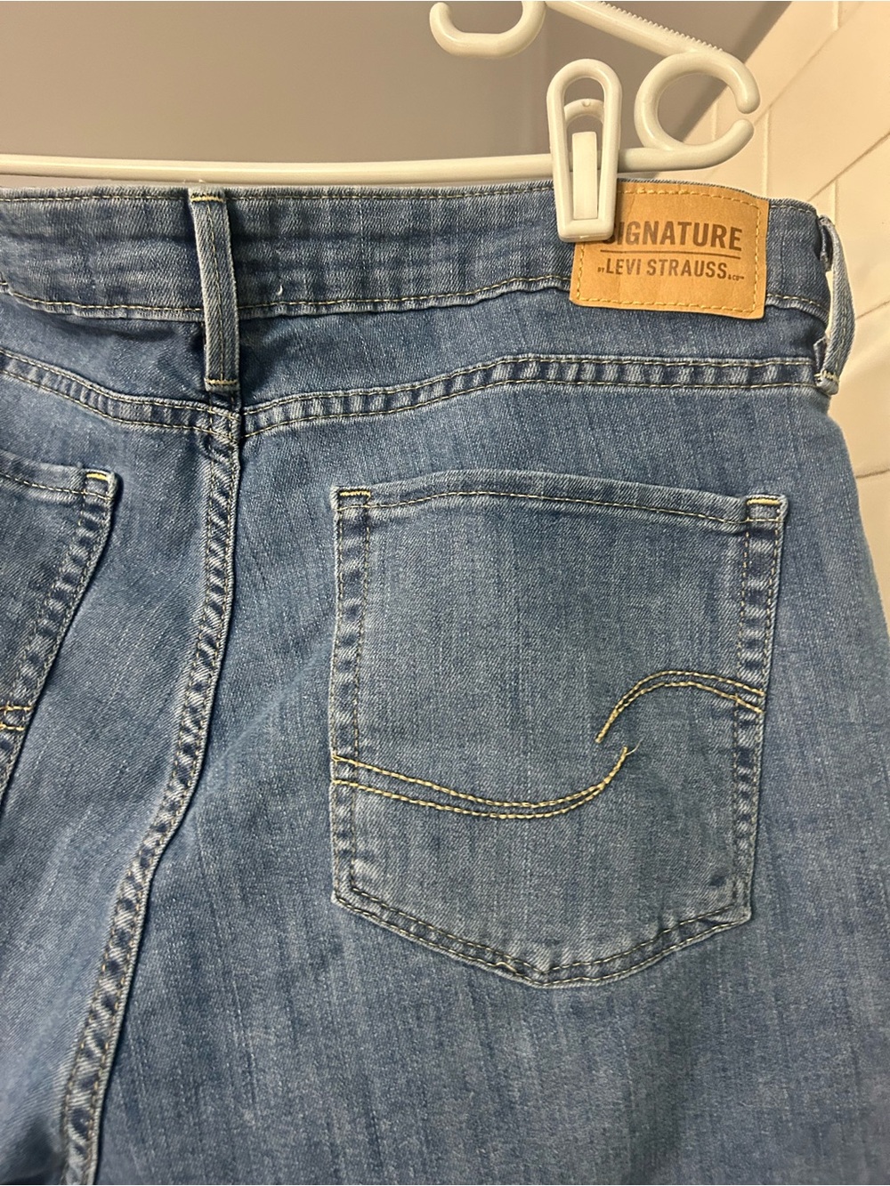Signature by Levi Strauss womens Light Blue Relaxed Jeans